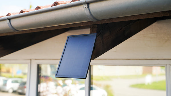 Gør dit overvågningskamera trådløst med et solcellepanel
